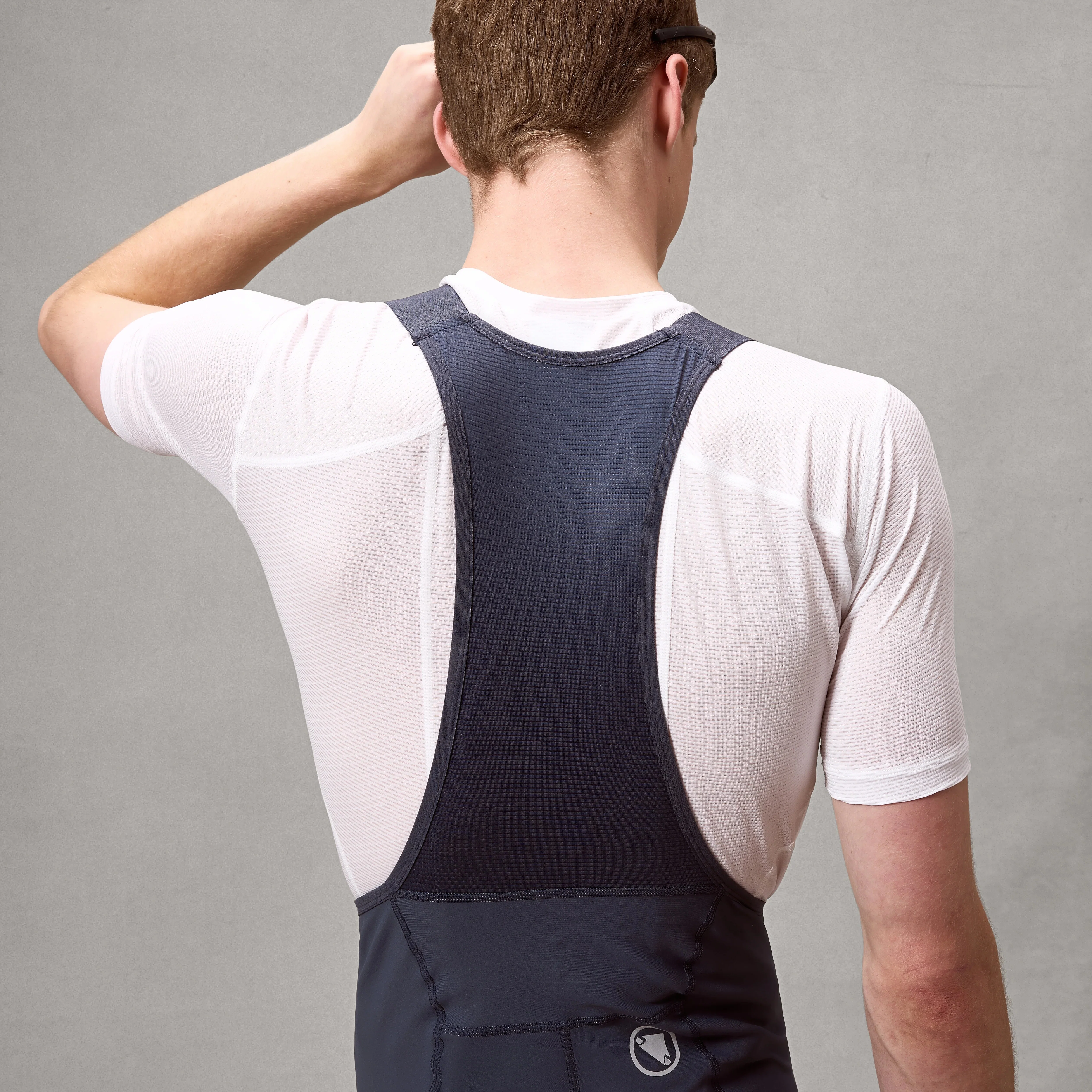 Spodenki ENDURA LOOP Carbon Bib Short Grey - Image 3