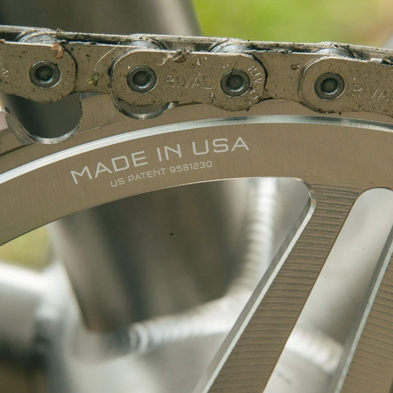 WOLF TOOTH DROP-STOP B GRAVEL DM 8 Sram Raw Silver Mono Chainring - Image 4