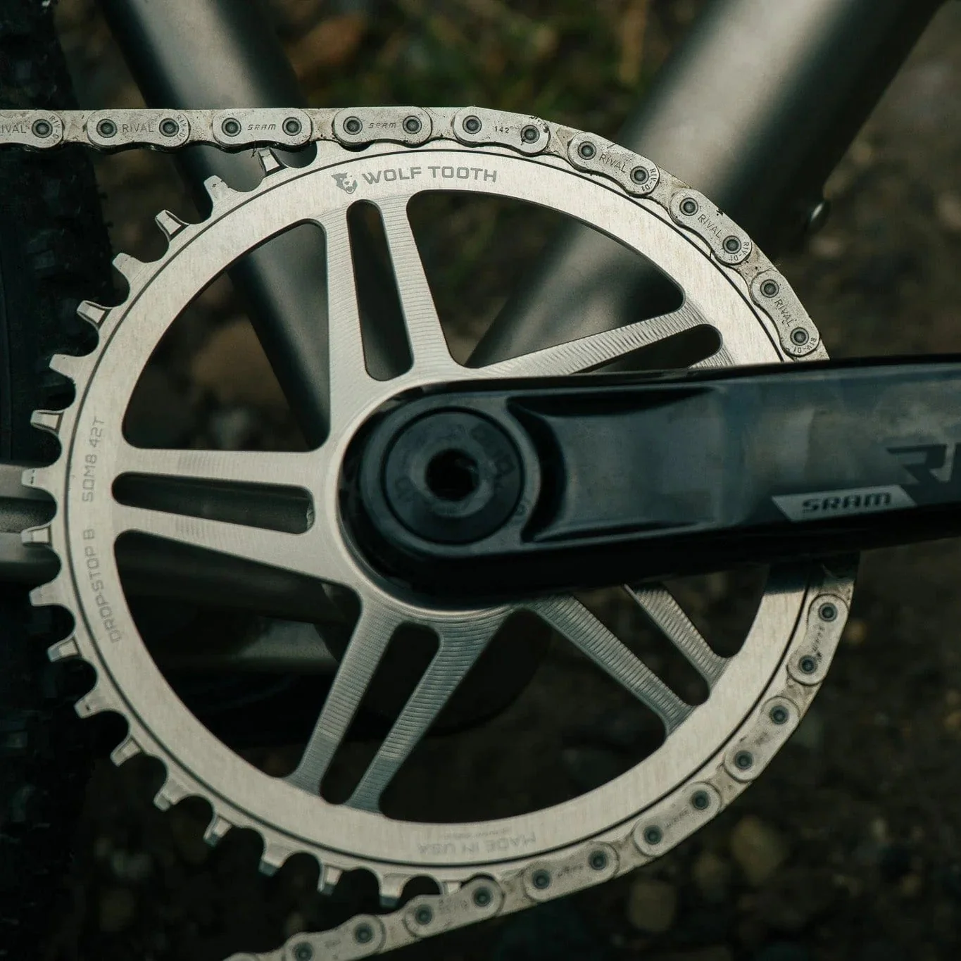 WOLF TOOTH DROP-STOP B GRAVEL DM 8 Sram Raw Silver Mono Chainring - Image 5
