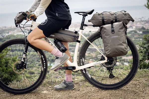Torba na bagaż ORTLIEB GRAVEL PACK QL 2.2 14,5 L beżowa - Image 9