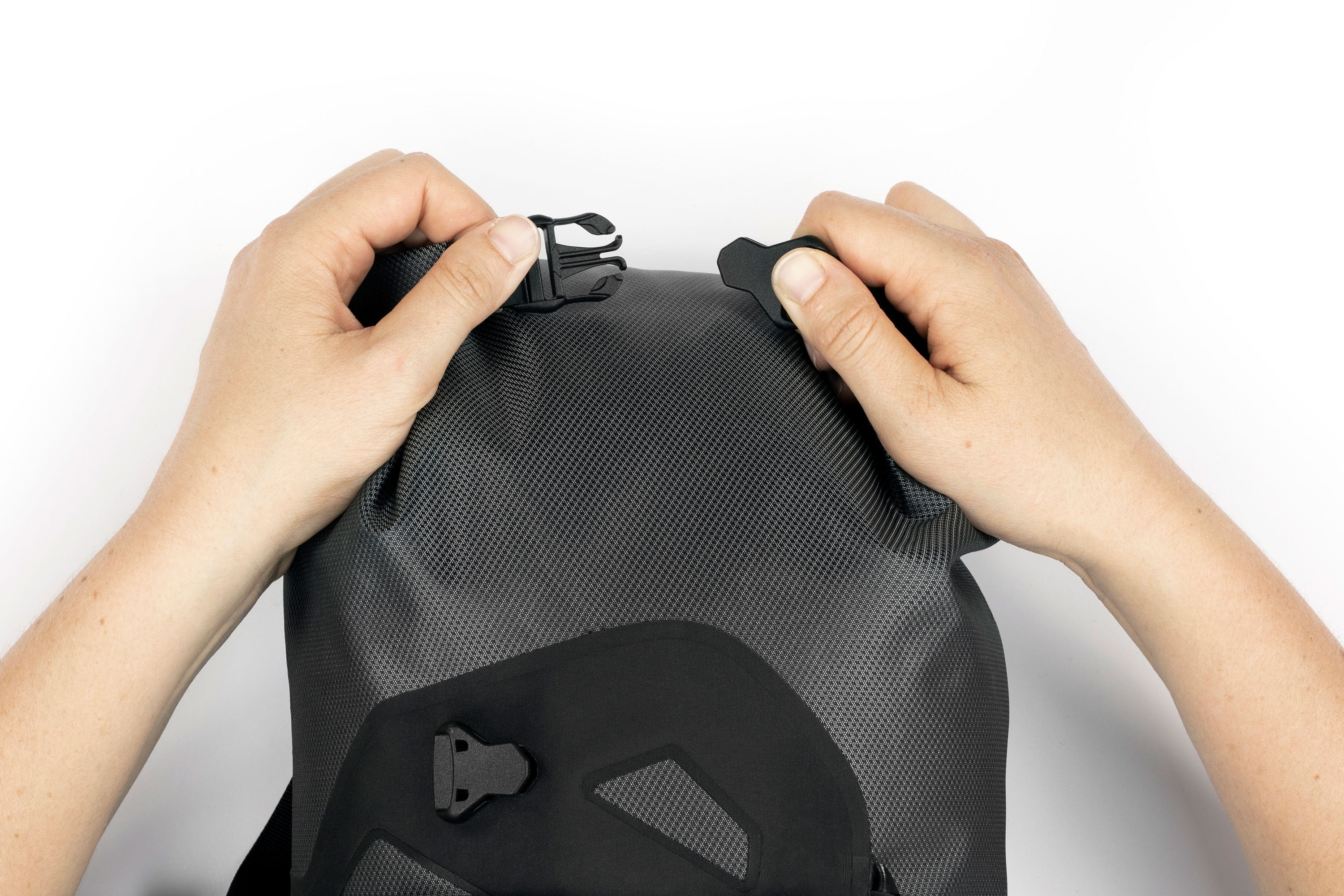 Torba na kierownicę APIDURA EXPEDITION HANDLEBAR PACK 9 L czarna - Image 8