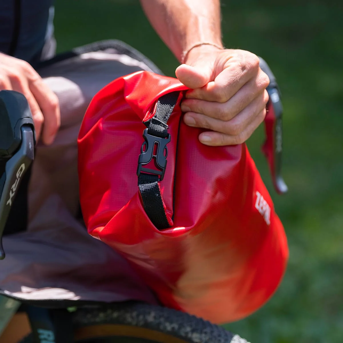 Torba na kierownicę ZEFAL Z ADVENTURE F10 10L czerwona - Image 13