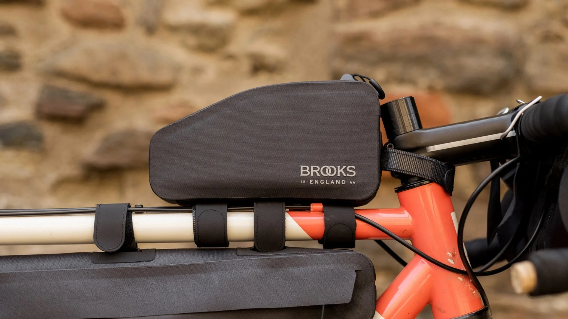 Torba na ramę BROOKS SCAPE 0,9 l zielona - Image 4