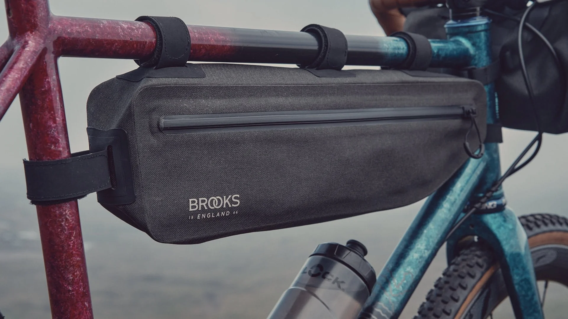 Torba na ramę BROOKS SCAPE 3L czarna - Image 5