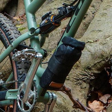 Torba na ramę RESTRAP DOWNTUBE BAG 1.2L czarna - Image 9