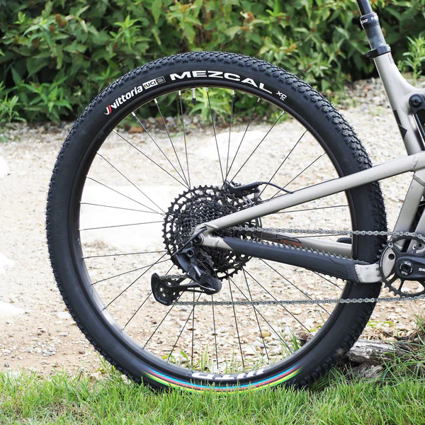 VITTORIA MEZCAL XC 29X2.10 "UCI Rainbow Edition" Opona bezdętkowa, miękka, czarna - Image 4
