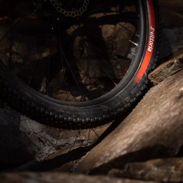 VITTORIA MOTA ENDURO RACE 27.5x2.60 Graphene/Silica Tubeless Ready Miękka opona w kolorze czarnym - Image 3