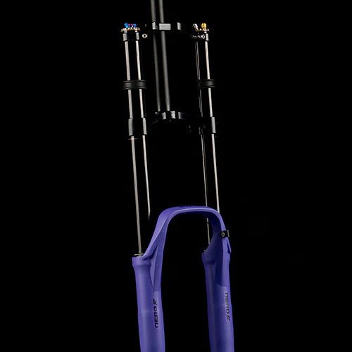 FORMULA NERO R 29" Oś widelca 20x110mm Boost Ultraviolet - Image 2