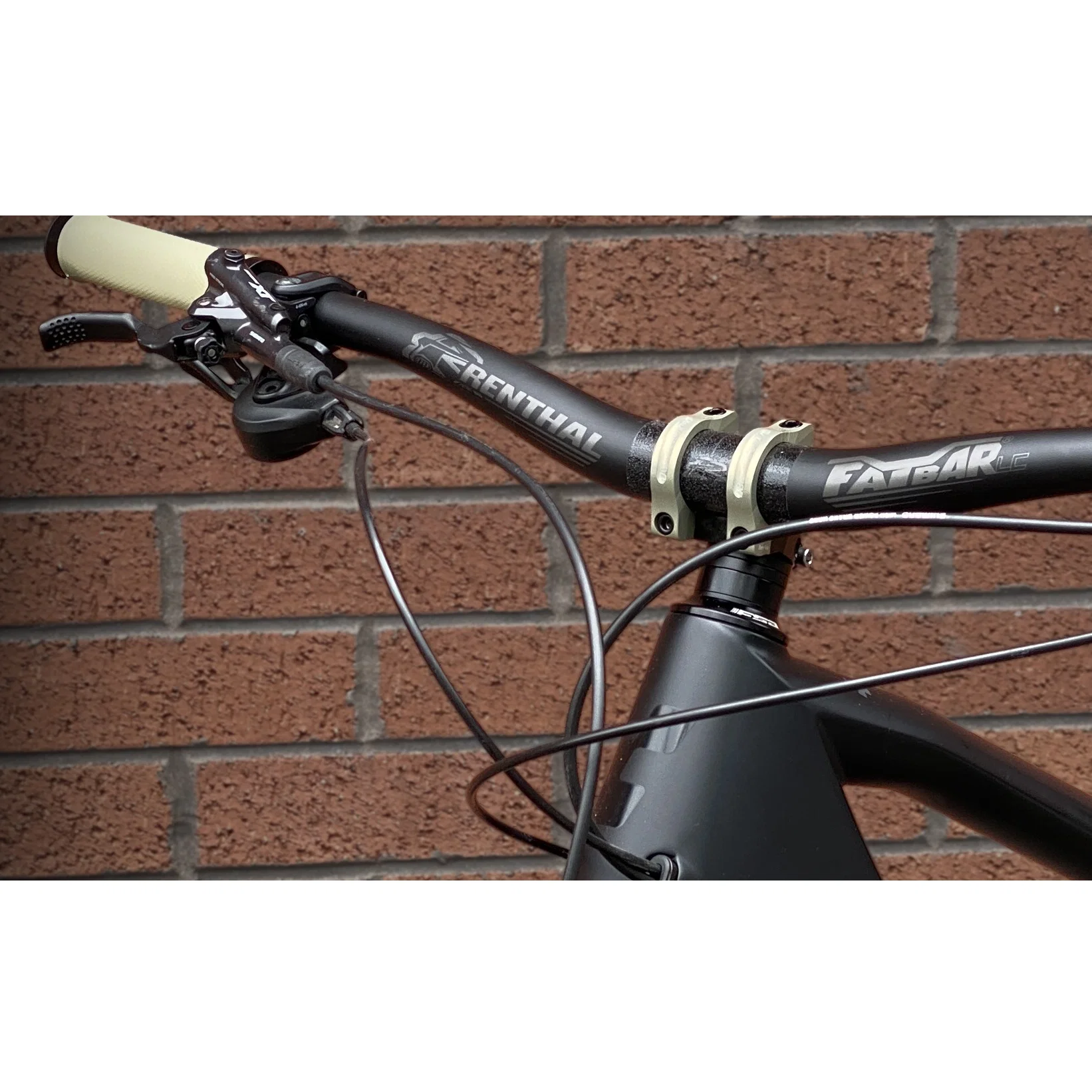Wieszak RENTHAL V3 FATBAR LITE Carbon Rise 20 mm 760 mm - Image 3