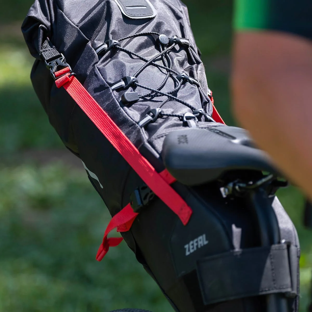 ZEFAL Z ADVENTURE R17 Torba pod siodło 8 L - 17 L Czarna - Image 10