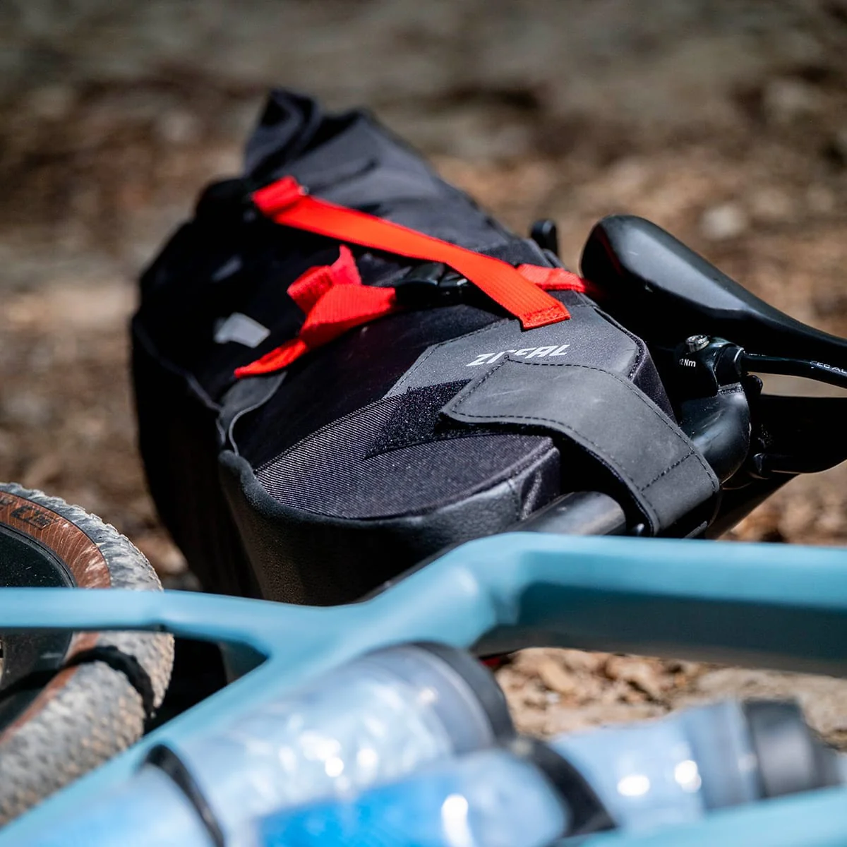 ZEFAL Z ADVENTURE R17 Torba pod siodło 8 L - 17 L Czarna - Image 4