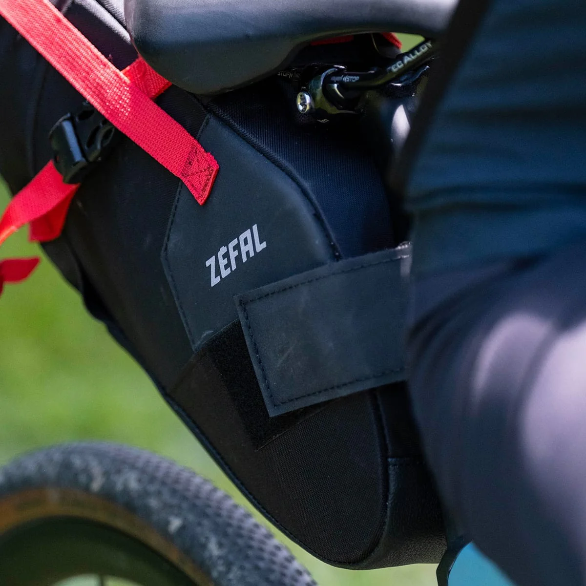 ZEFAL Z ADVENTURE R17 Torba pod siodło 8 L - 17 L Czarna - Image 7