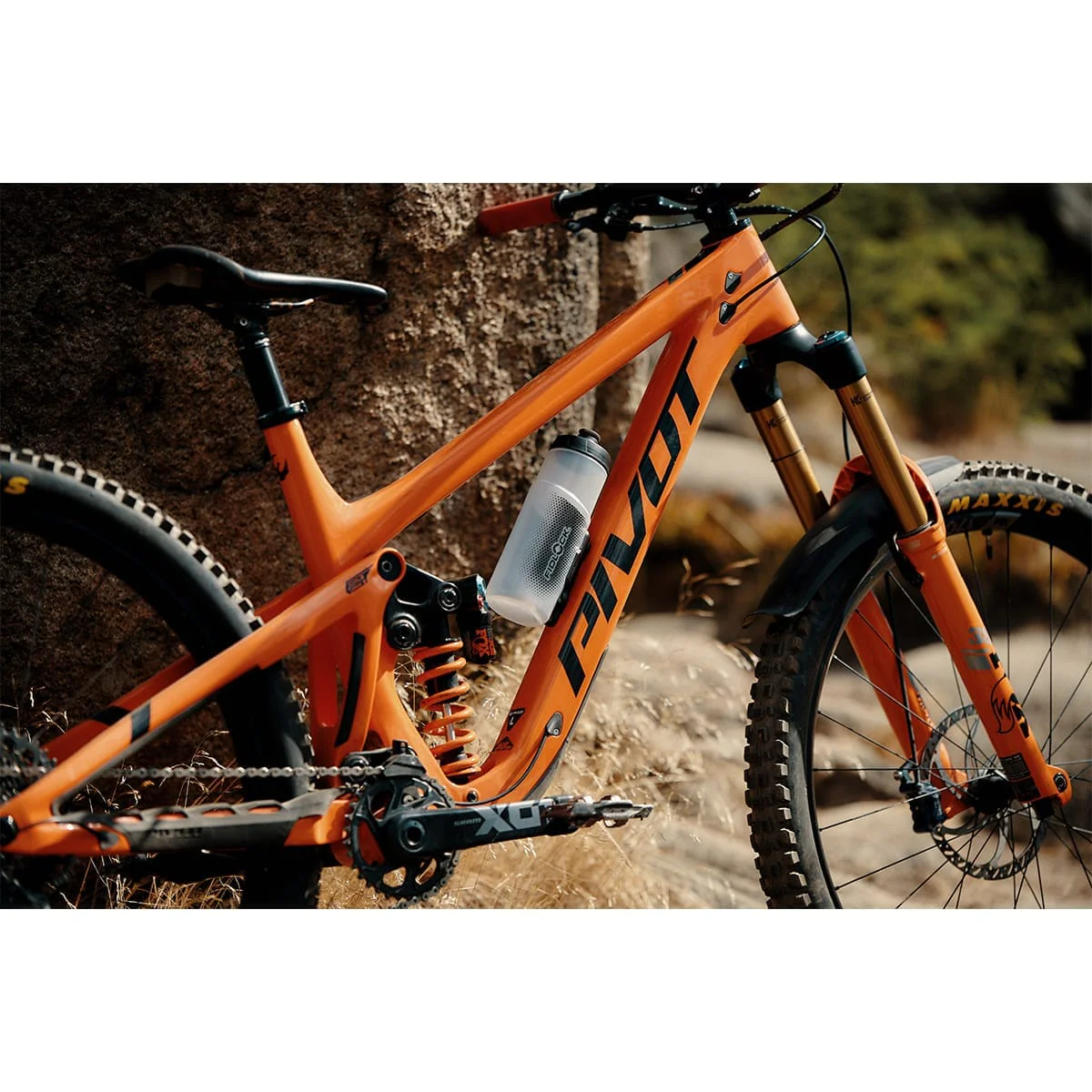 Zestaw bidon i koszyk na bidon FIDLOCK TWIST BIKE BASE 600 ml Przezroczysty - Image 3